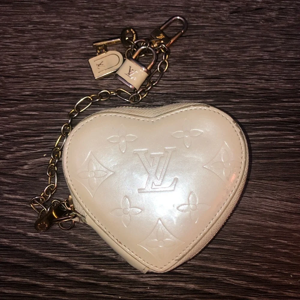 RARE VINTAGE Louis Vuitton Vernis Heart Coin Purse - Triple Lock Charms